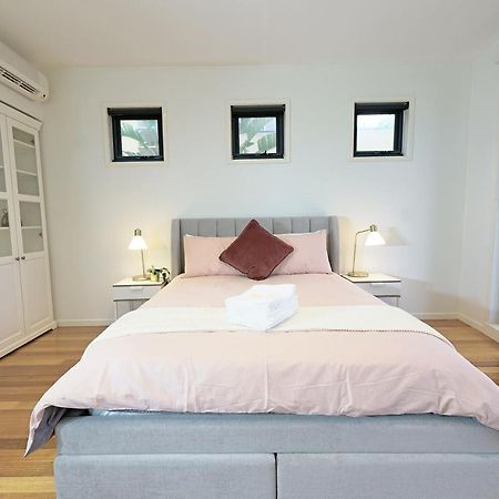 Luxury 7Brm Entire House Lakeview Blackswans Wifi Bbq Resort Point Cook Exterior foto